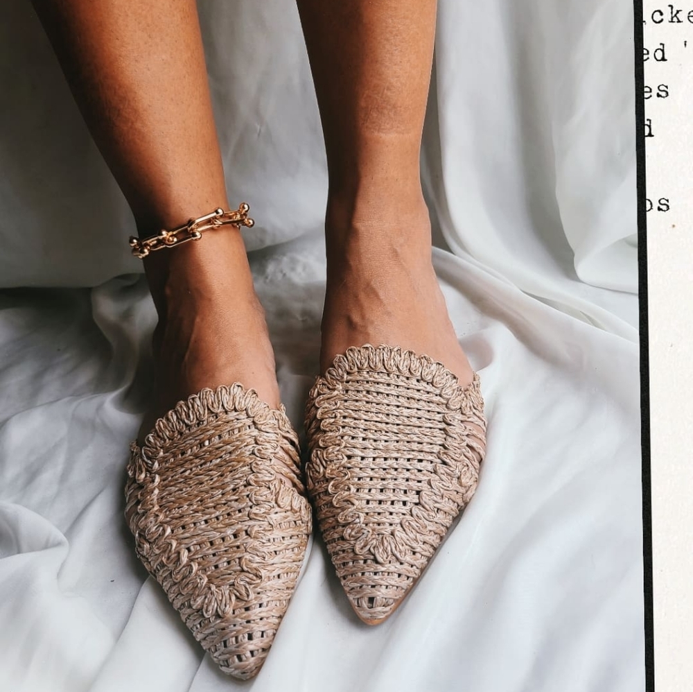 🚨LAST PAIR// Taupe canvas Flats - Picture 8 of 9